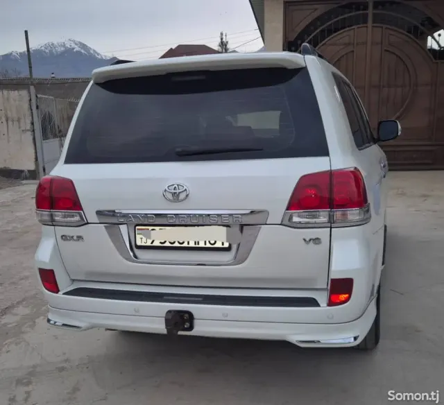 Toyota Land Cruiser 2011 · 0.4 AT