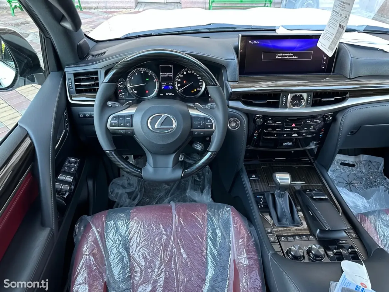 Lexus LX series 2022 · 5.7 AT