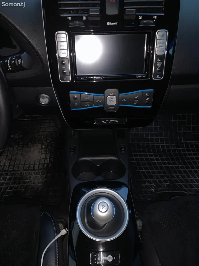Nissan Leaf 2017 · AT