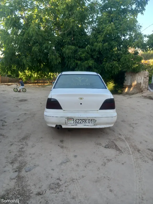 Daewoo Nexia 1995 · 1.6 MT