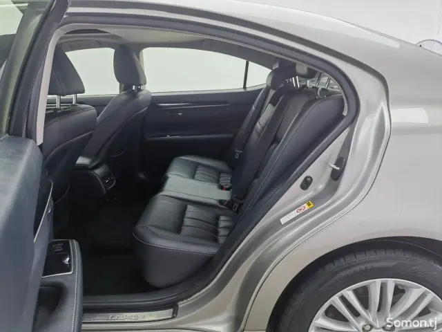 Lexus ES series 2016 · 2.0 AT