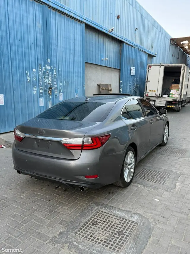 Lexus ES series 2014 · 3.5 AT