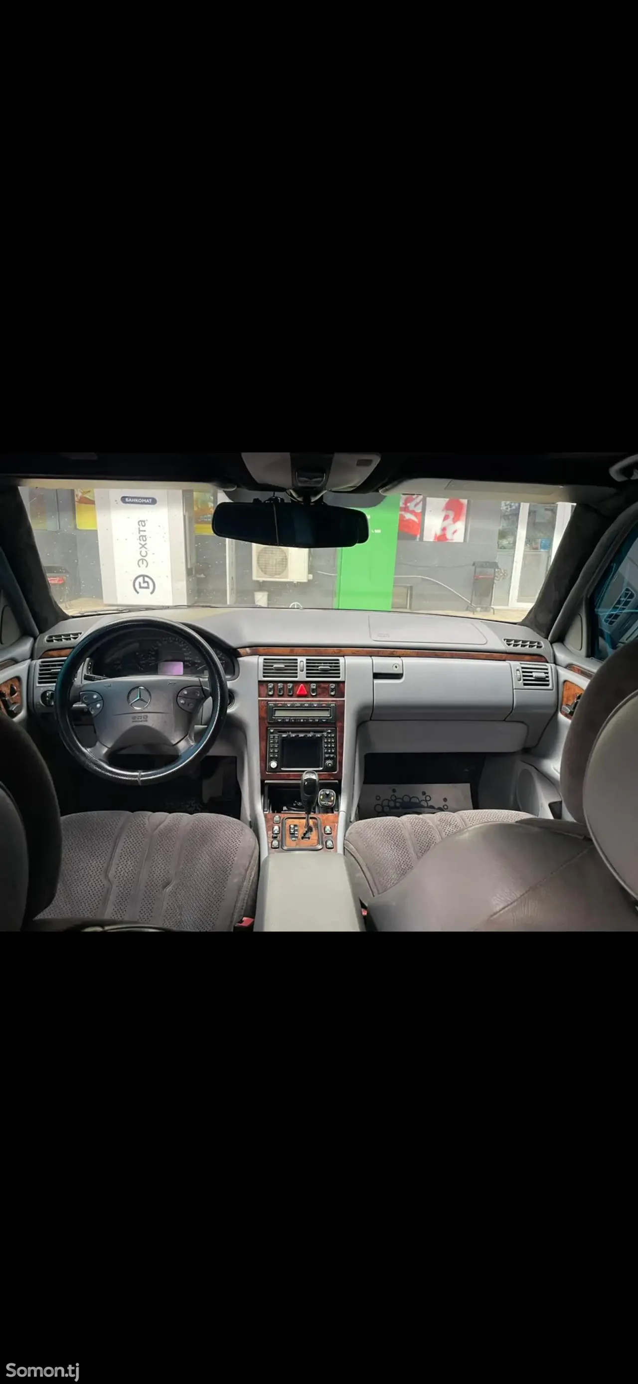 Mercedes-Benz E class 2001 · 3.2 AT