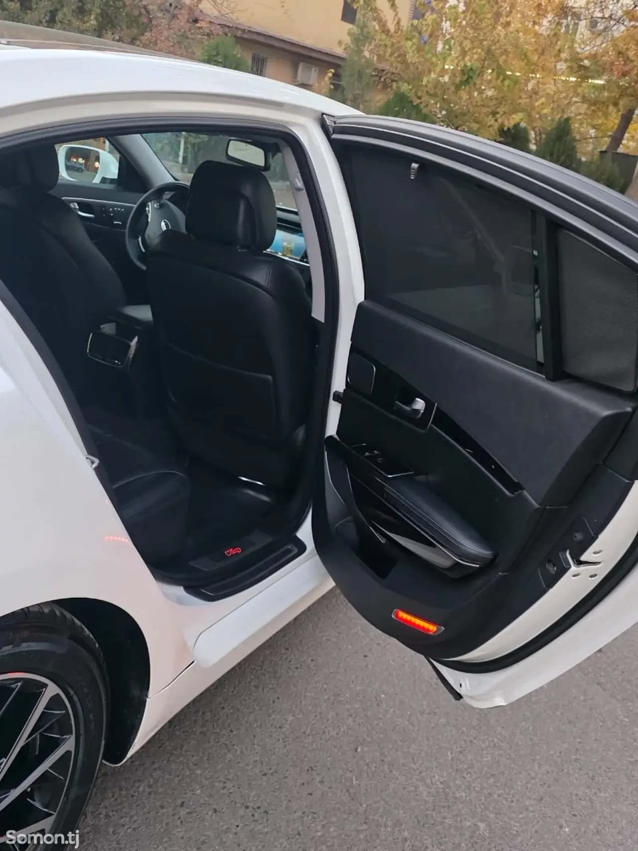 Kia K9 2014 · 3.3 AT