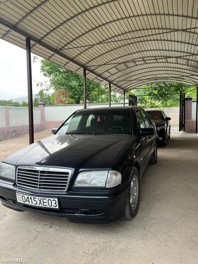 Mercedes-Benz W201 2000 · 1.8 MT