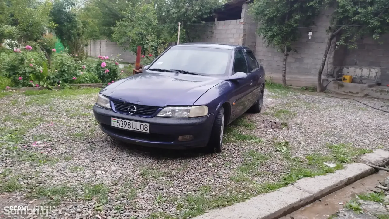 Opel Vectra B 1996 · 1.6 MT