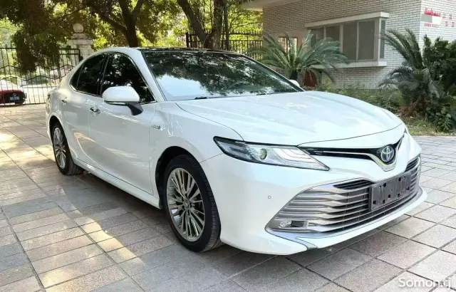 Toyota Camry 2018 · 2.5 AT