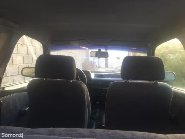 Daewoo Nexia 1996 · 1.5 MT
