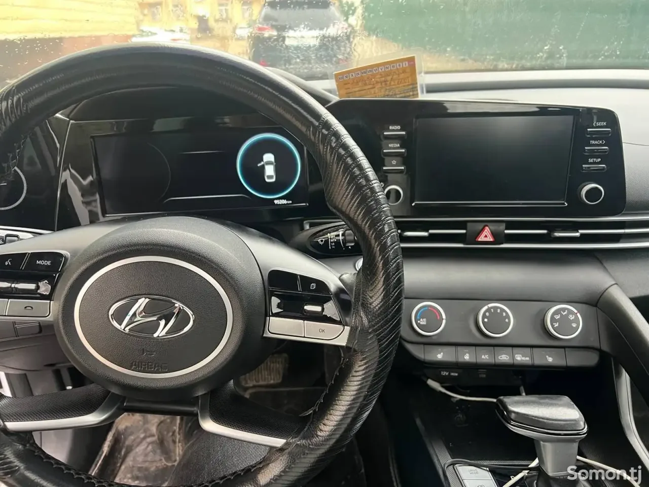 Hyundai Elantra 2023 · 2.0 AT