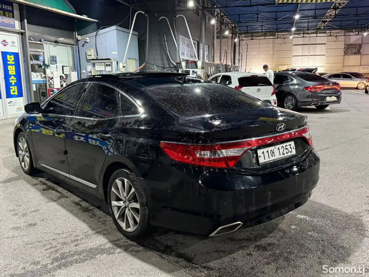 Hyundai Grandeur 2015 · 2.2 AT