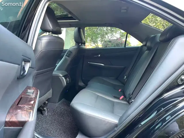 Toyota Camry 2015 · 2.5 AT