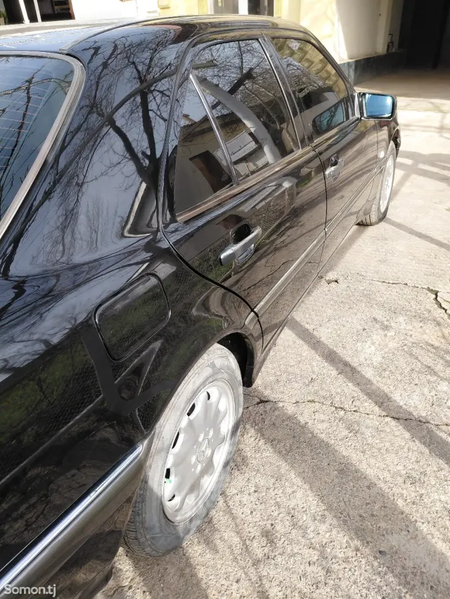 Mercedes-Benz C class 2000 · 1.8 AT