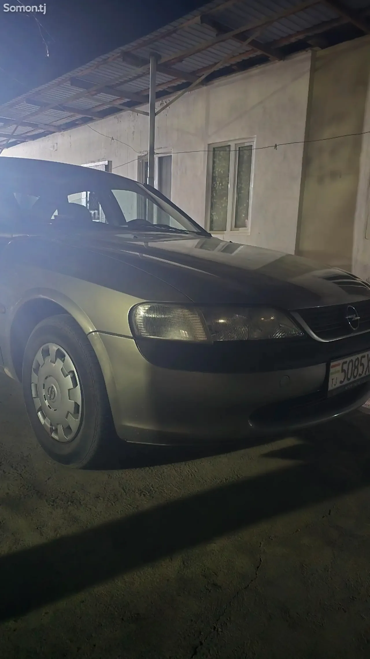 Opel Vectra B 1996 · 1.6 MT