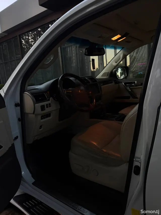 Lexus GX series 2016 · 4.6 AT