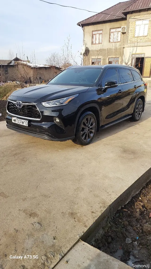 Toyota Highlander 2021 · 2.5 AT