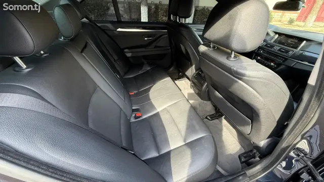 BMW 5 series 2016 · 2.0 AT