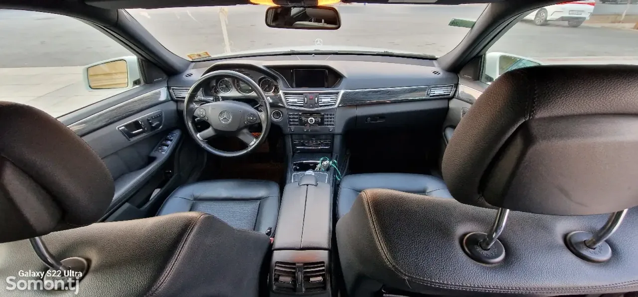 Mercedes-Benz E class 2010 · 3.5 AT
