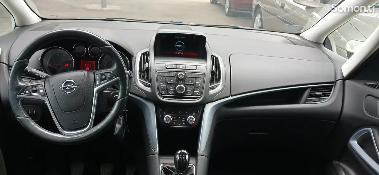 Opel Zafira 2015 · 1.6 MT