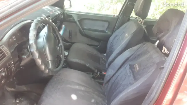 Opel Vectra A 1993 · 1.6 MT