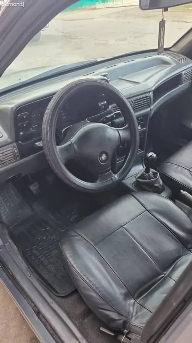 Daewoo Nexia 1995 · 1.6 MT