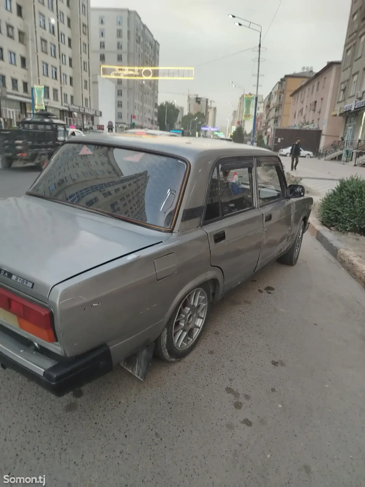 Lada (ВАЗ) 2107 2004 · 1.6 MT