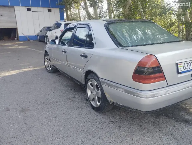 Mercedes-Benz C class 1994 · 1.8 MT