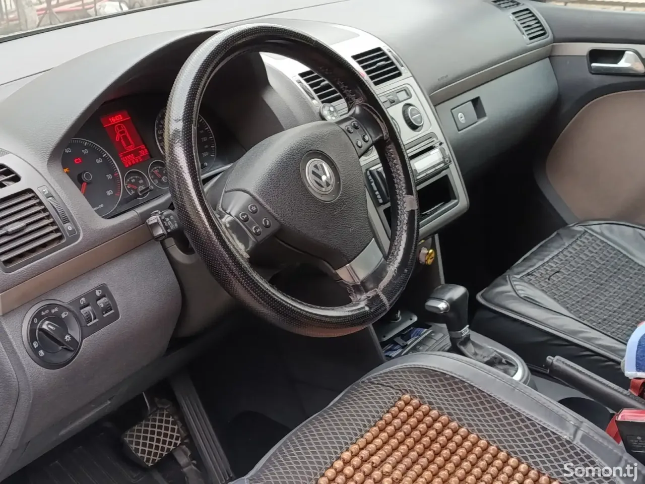 Volkswagen Touran 2008 · 1.4 AT