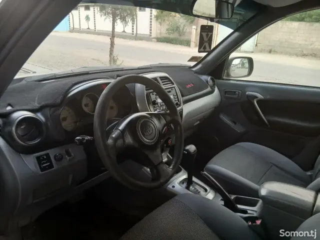 Toyota RAV 4 2005 · 2.0 AT