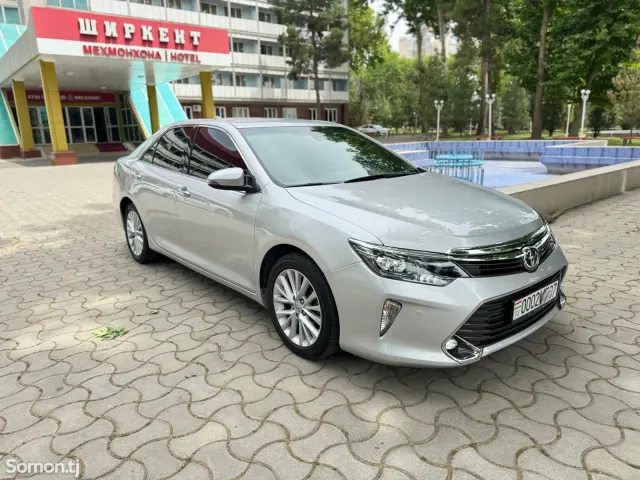 Toyota Camry 2015 · 2.5 AT