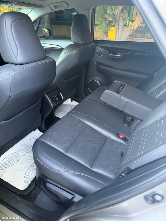 Lexus NX series 2015 · 2.0 AT