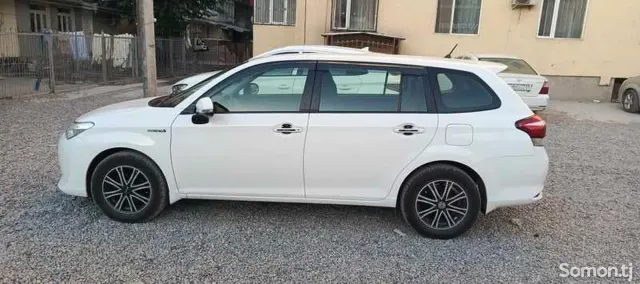 Toyota Fielder 2017 · 1.5 AT