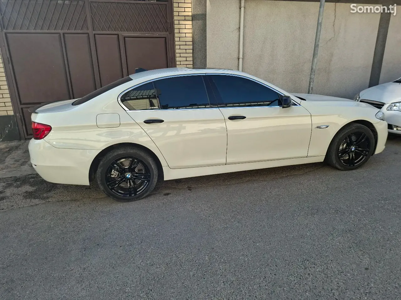 BMW 5 series 2013 · 2.0 AT