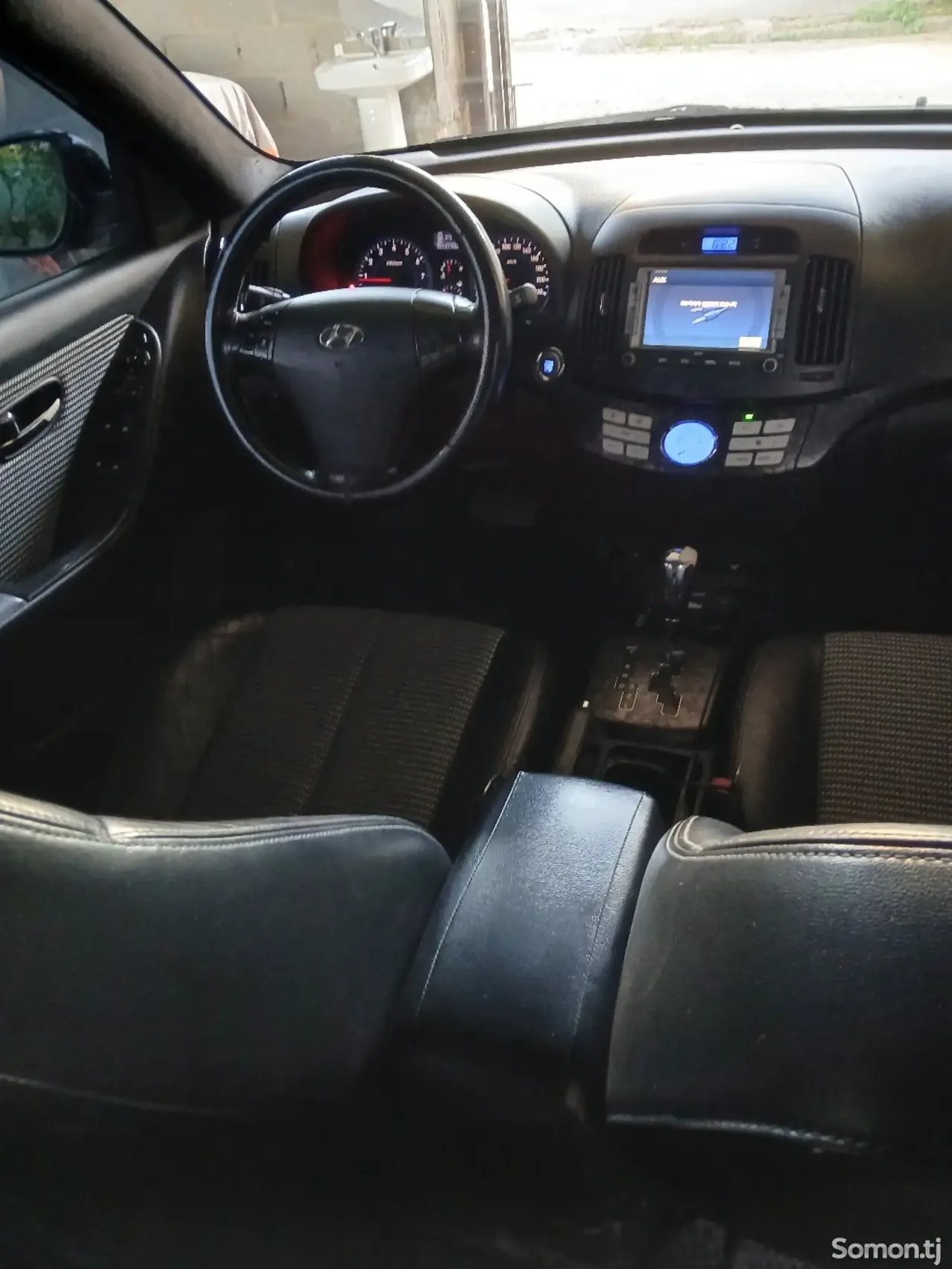 Hyundai Avante 2010 · 1.6 AT