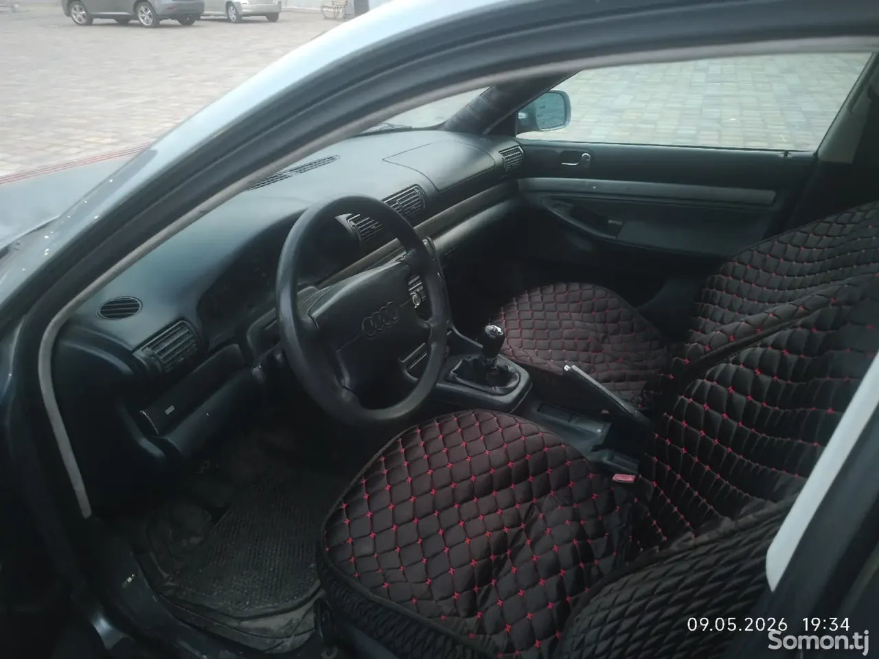 Audi A4 1994 · 1.6 MT