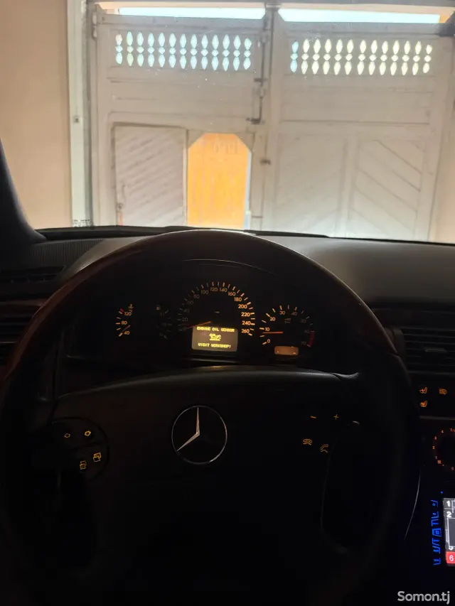 Mercedes-Benz E class 2001 · 2.4 AT