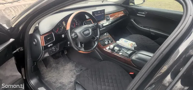 Audi A8 2013 · 3.0 AT