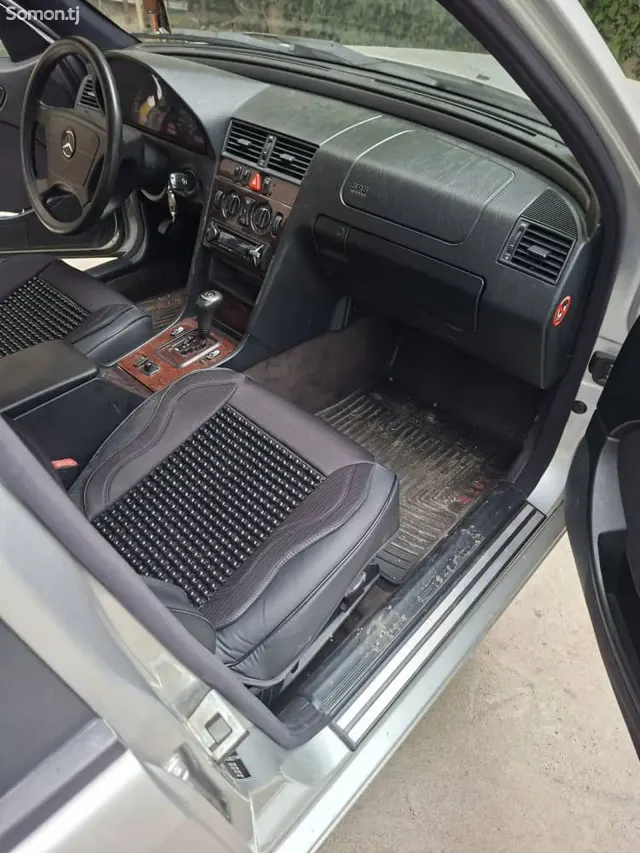 Mercedes-Benz C class 2000 · 1.8 AT