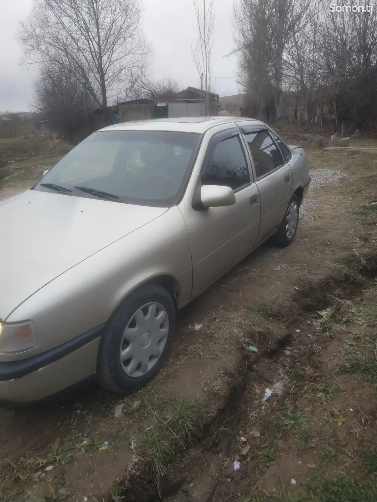 Opel Vectra A 1991 · 1.6 MT