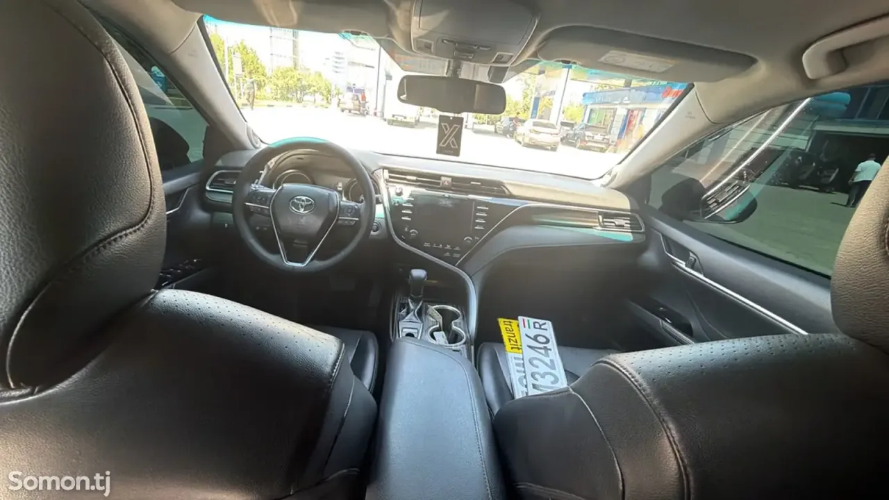 Toyota Camry 2019 · 2.5 AT