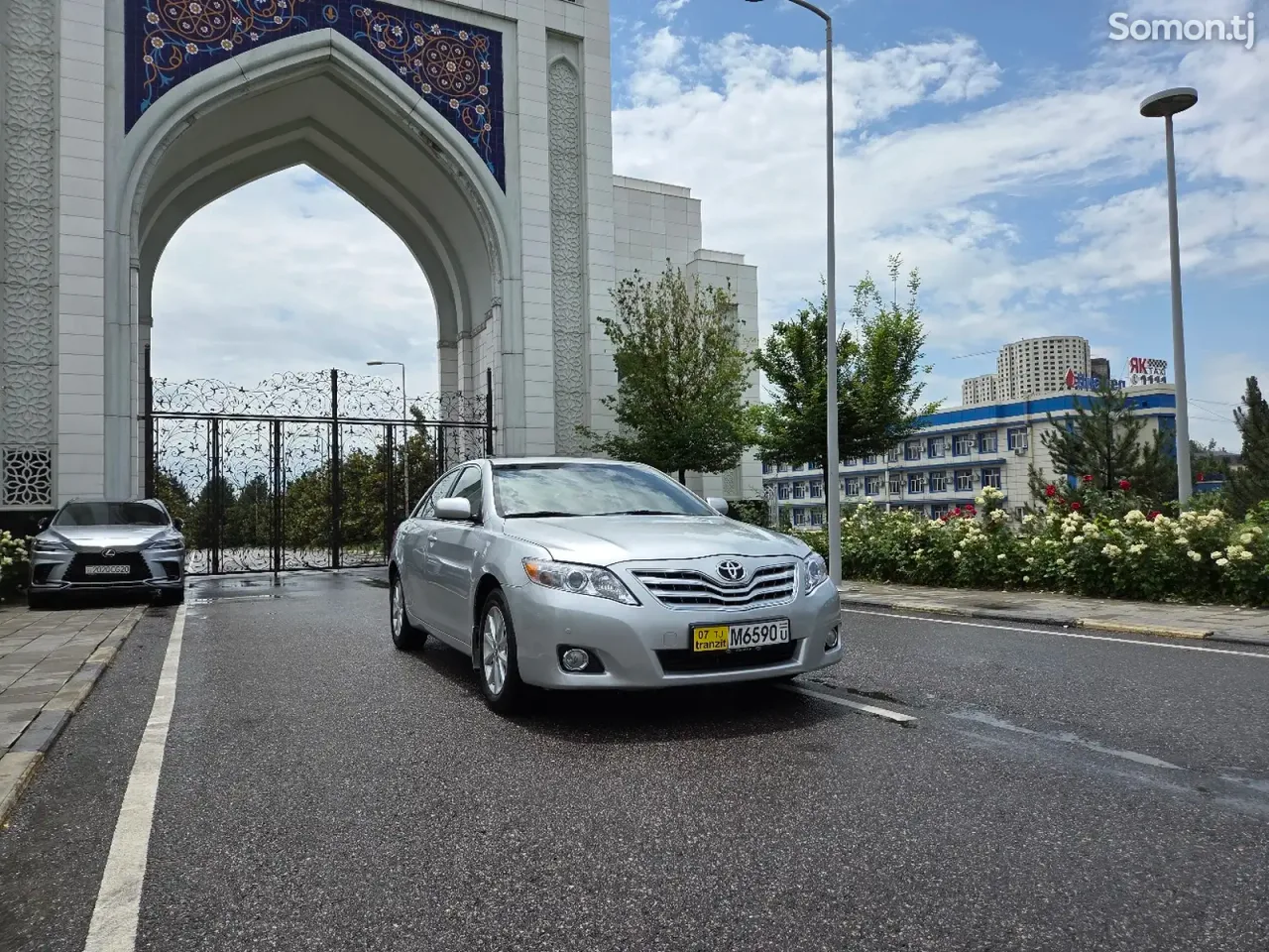 Toyota Camry 2011 · 2.4 AT