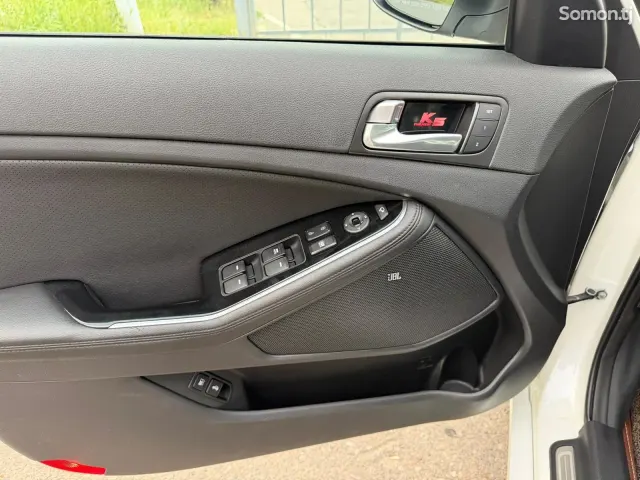 Kia K5 2015 · 2.0 AT