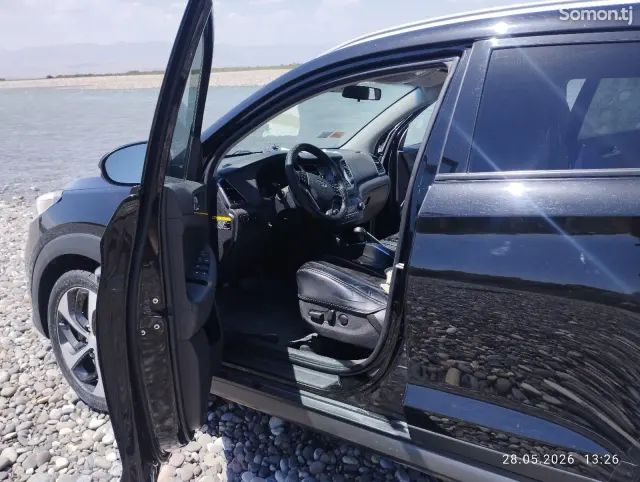 Hyundai Tucson 2016 · 1.6 AT