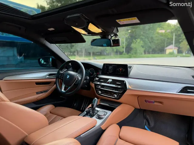 BMW 5 series 2017 · 2.0 AT