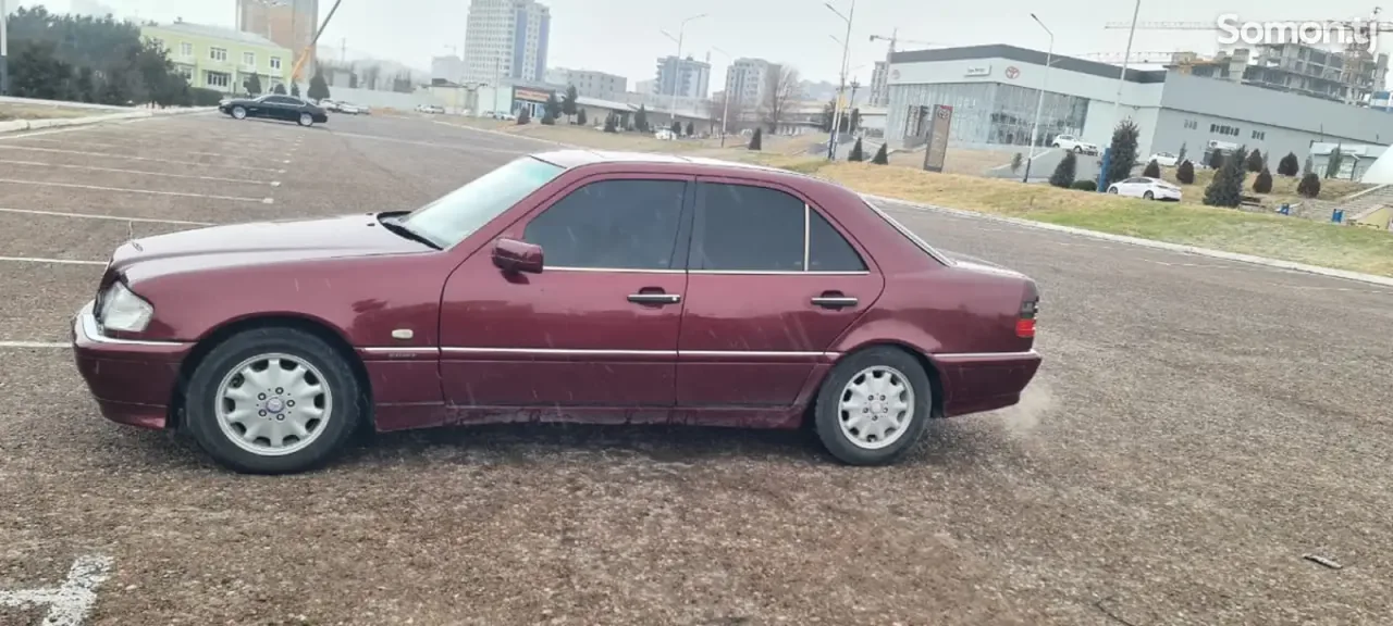 Mercedes-Benz C class 1999 · 2.5 AT