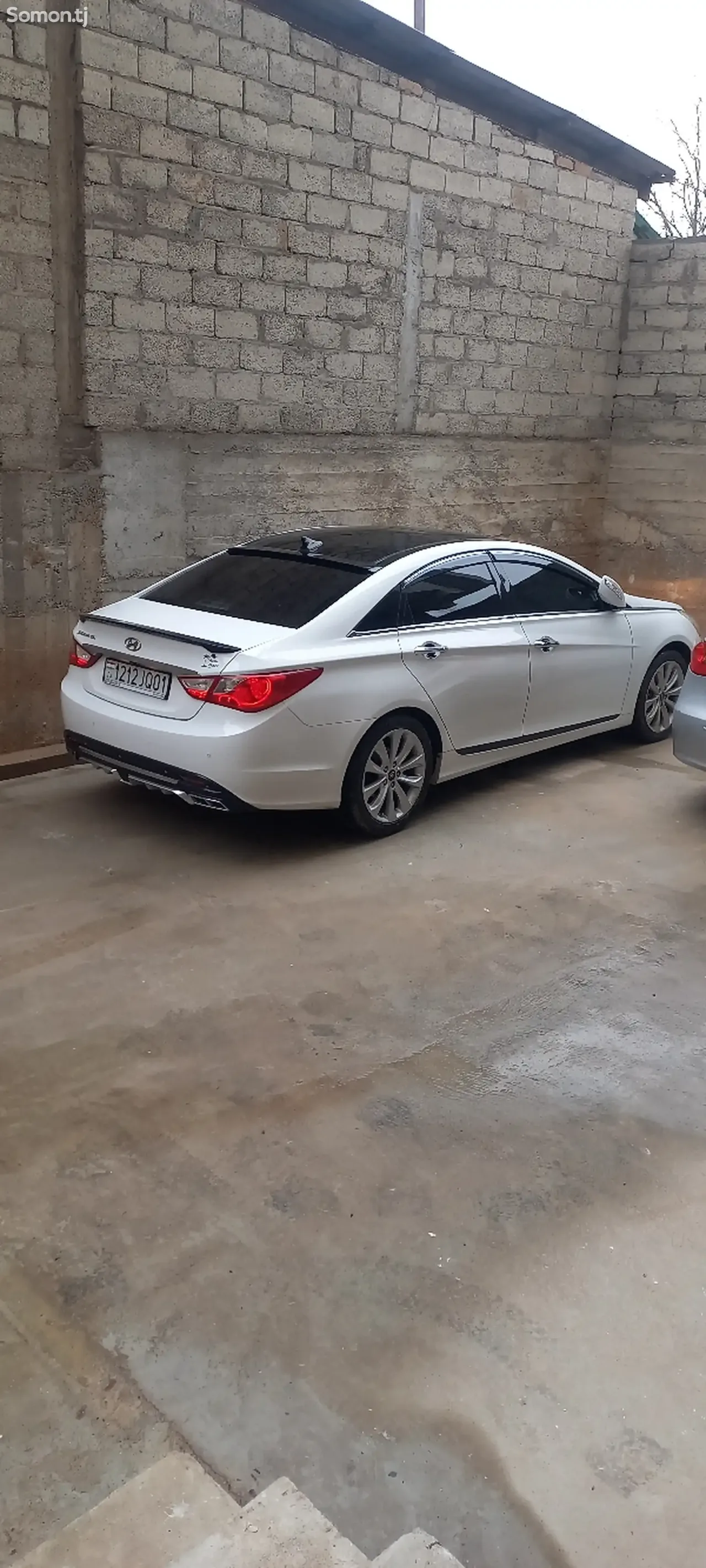 Hyundai Sonata 2011 · 2.4 AT