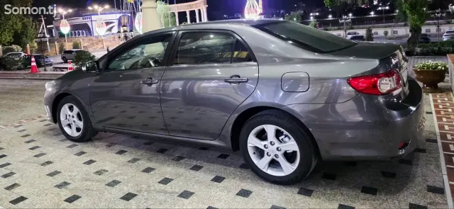 Toyota Camry 2011 · 1.6 MT