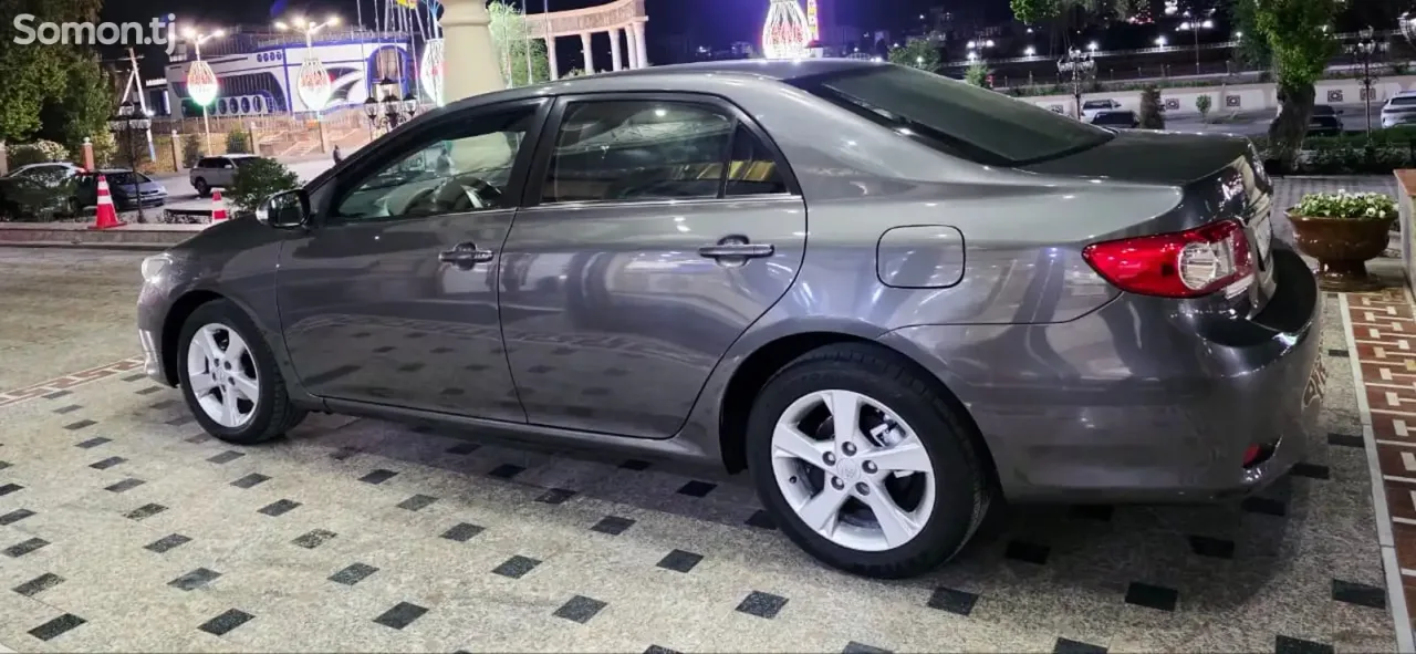 Toyota Camry 2011 · 1.6 MT