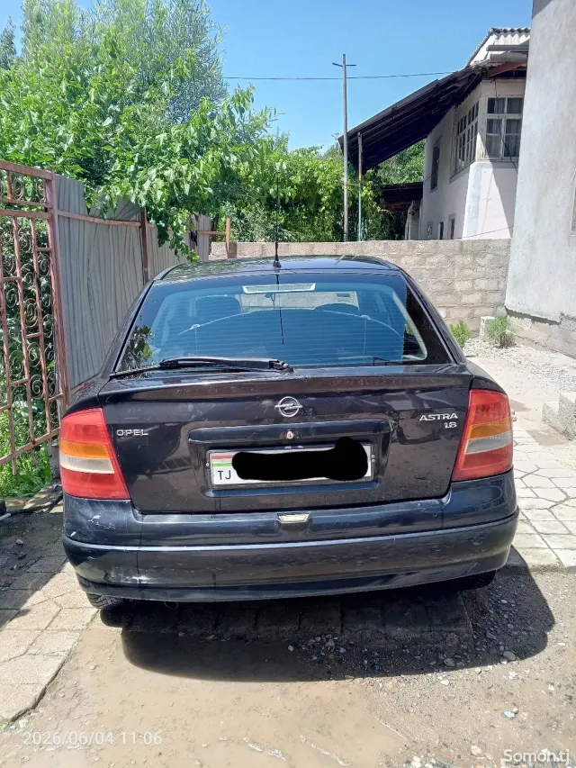 Opel Astra G 1998 · 1.6 MT