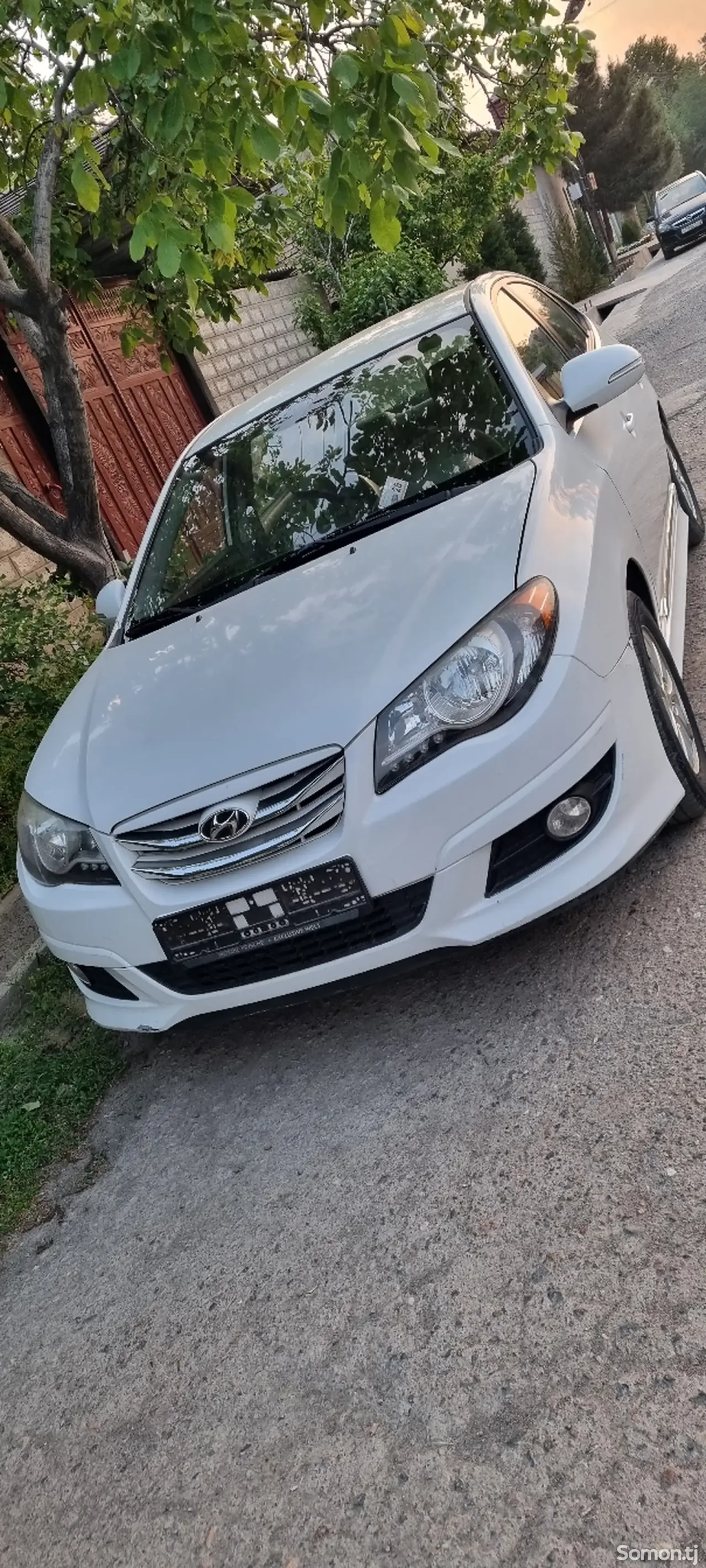 Hyundai Avante 2011 · 1.6 AT