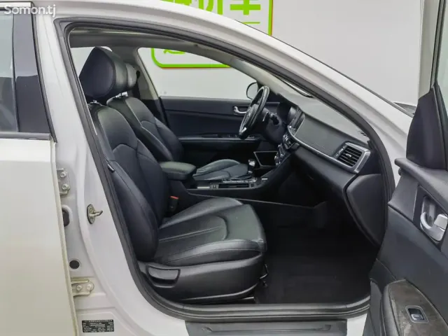 Kia K5 2016 · 1.6 AT